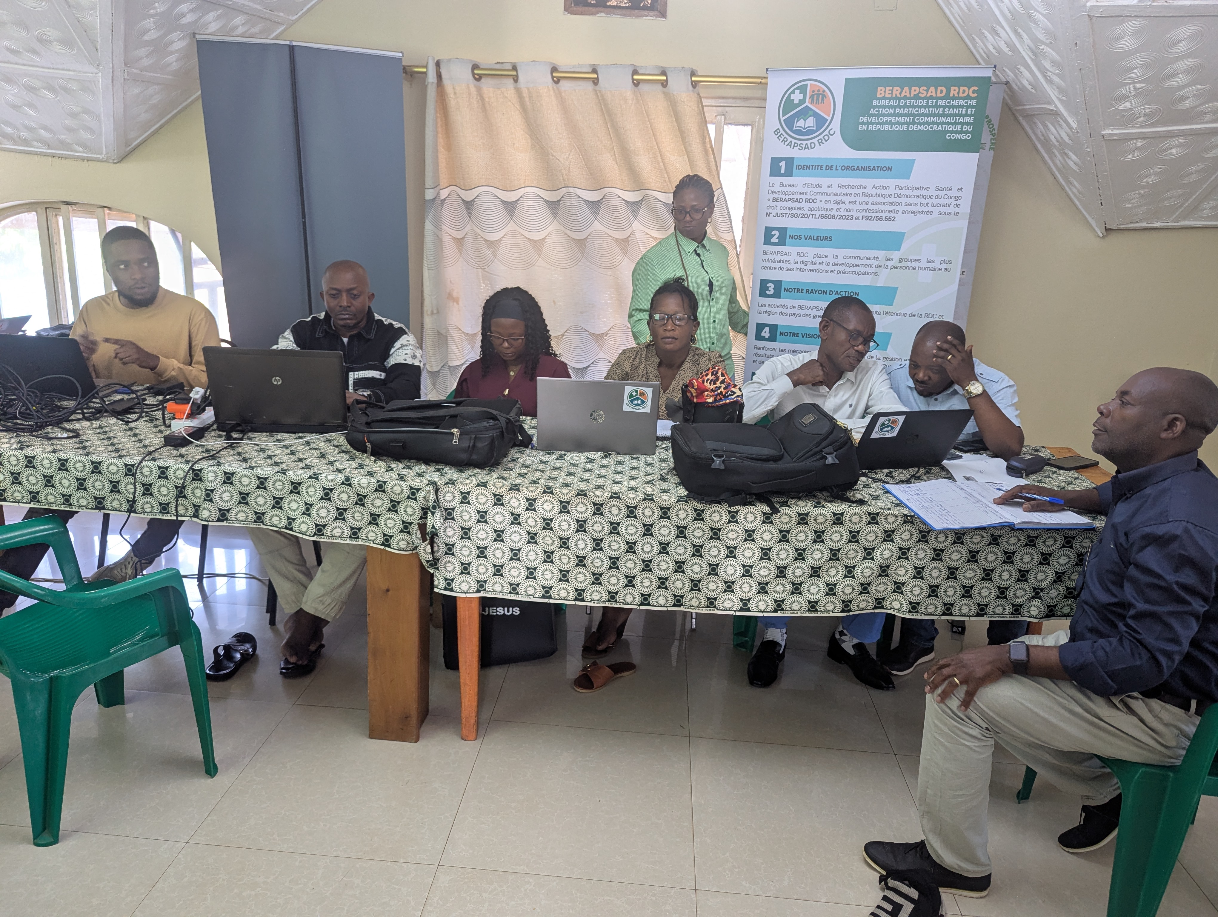 L'équipe BERAPSAD RDC en pleine séance de travail 